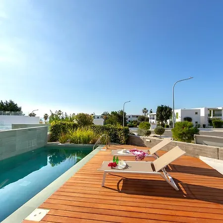 Laurus 6, Walking Distance To The Paphos